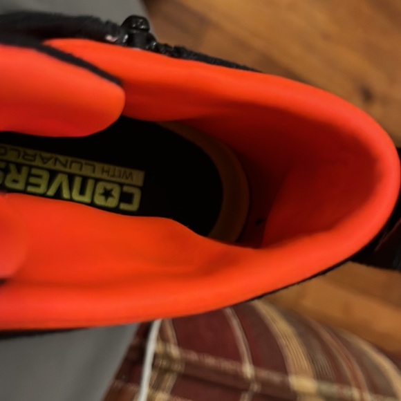 Converse with Lunarion - Picture 7 of 11